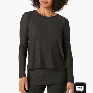 Beyond Yoga Featherweight Layered Nursing Long Sleeve Tee Heathered Black, Small
